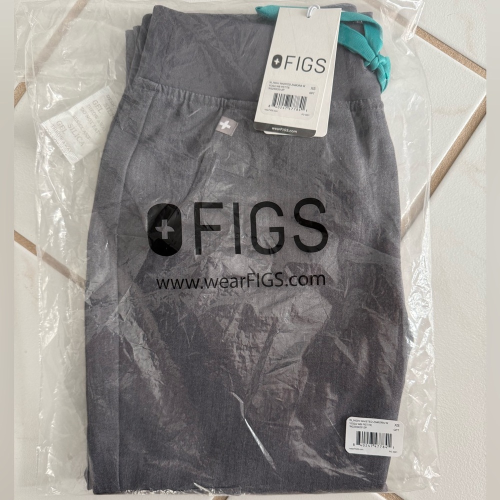 FIGS High Waisted Zamora Petite Jogger Scrubs